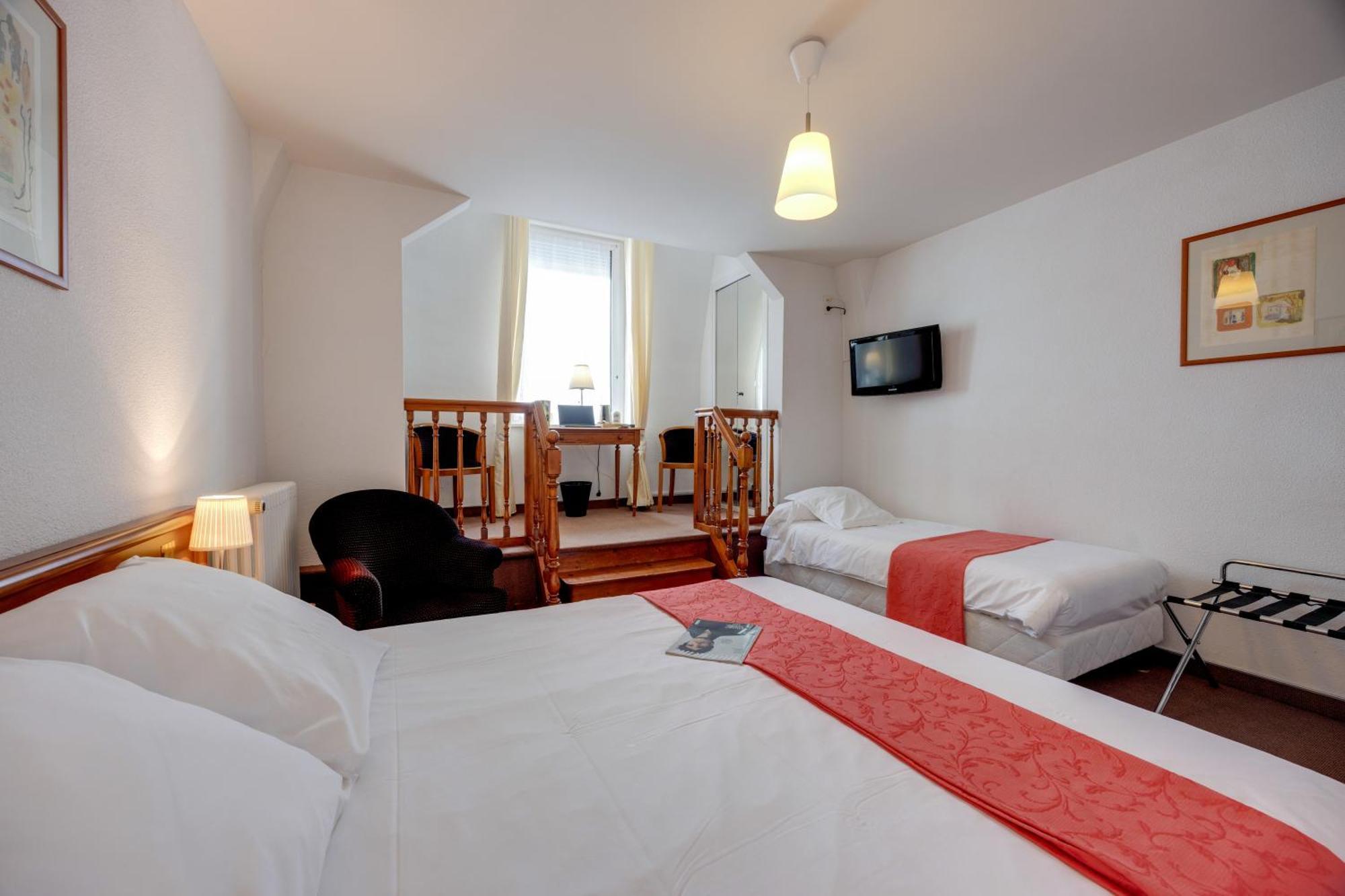 Bagnoles de l'Orne Normandie Brit Hotel Confort Bagnoles Normandie מראה חיצוני תמונה