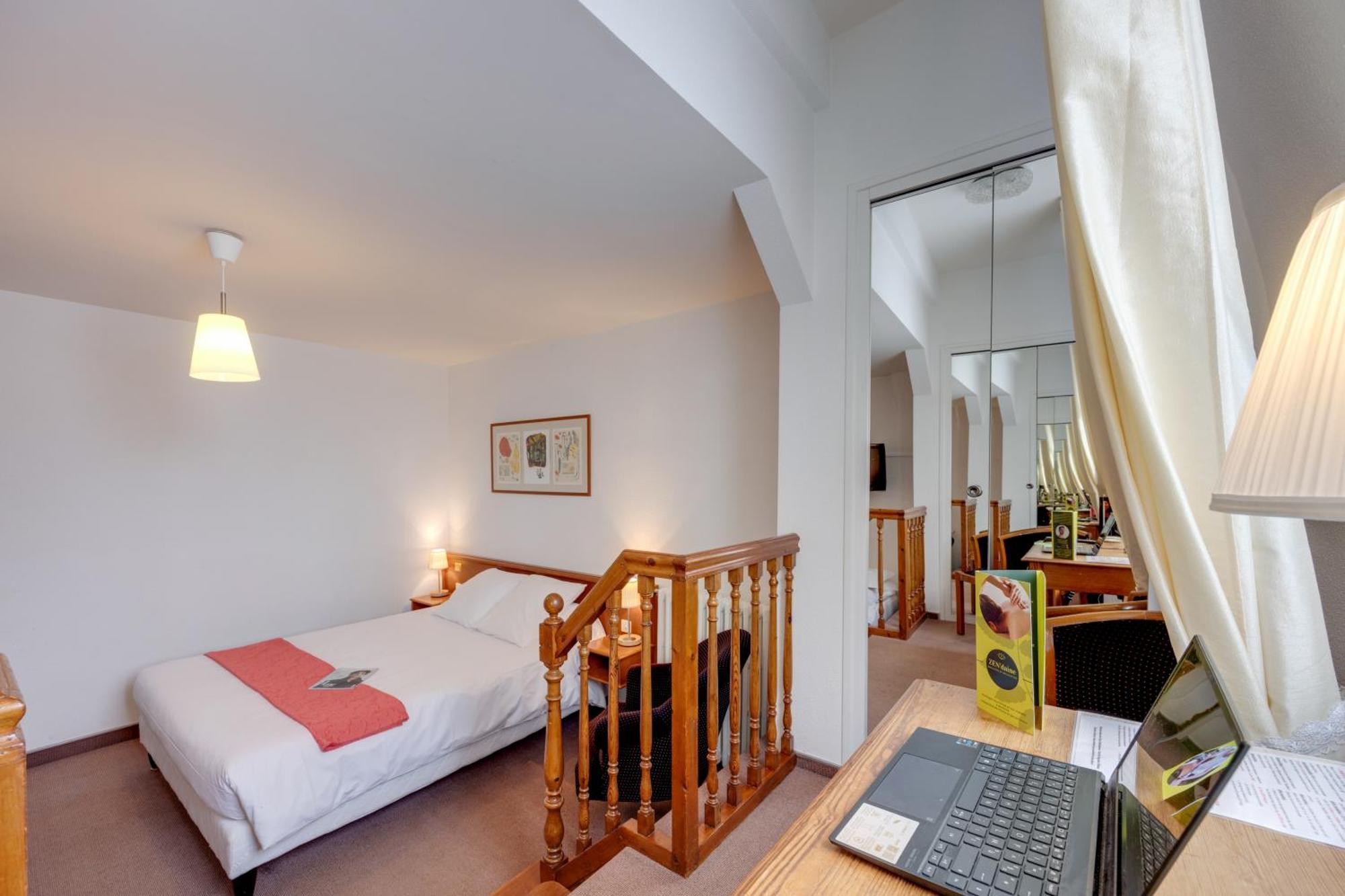 Bagnoles de l'Orne Normandie Brit Hotel Confort Bagnoles Normandie מראה חיצוני תמונה
