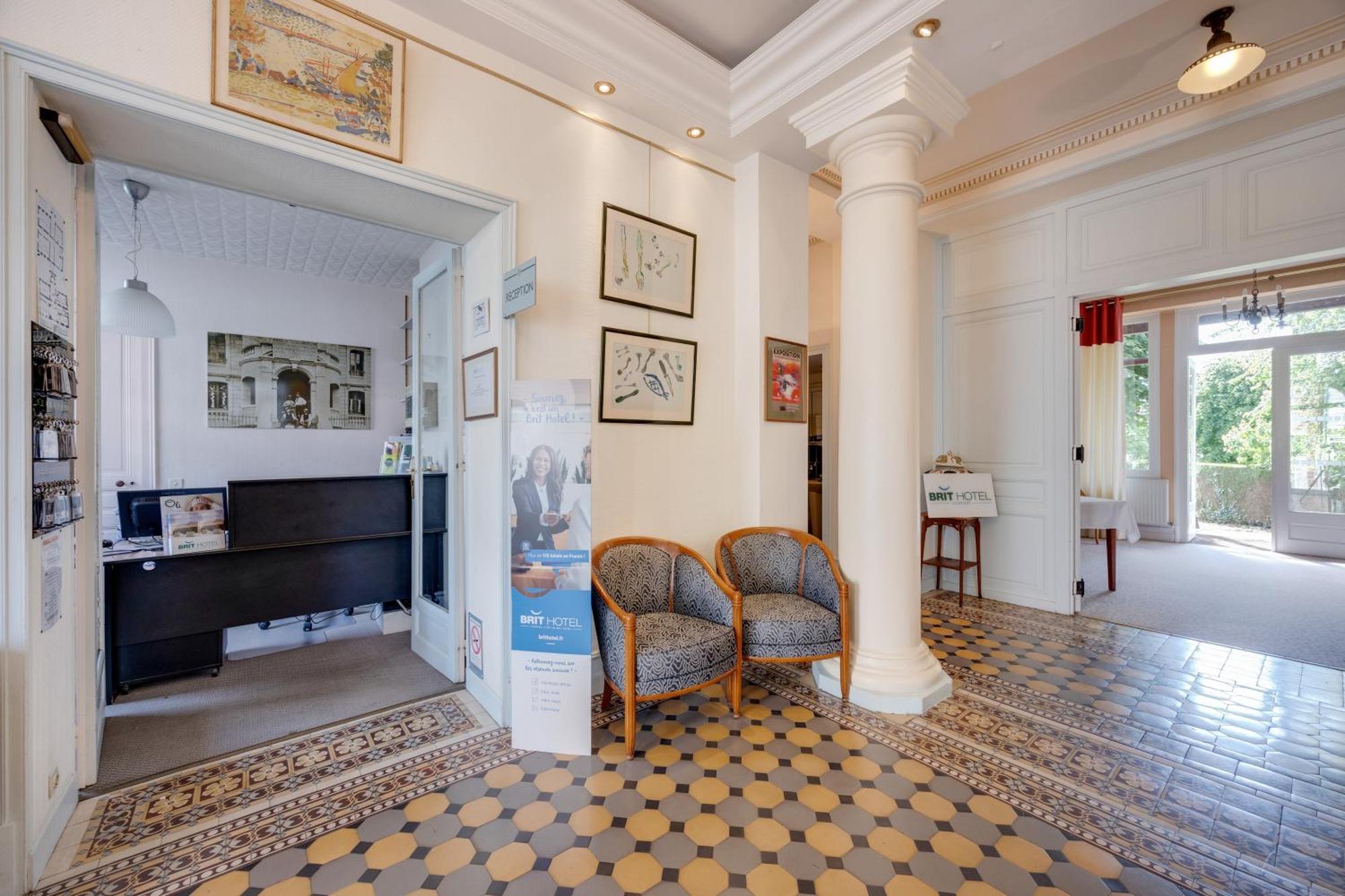 Bagnoles de l'Orne Normandie Brit Hotel Confort Bagnoles Normandie מראה חיצוני תמונה