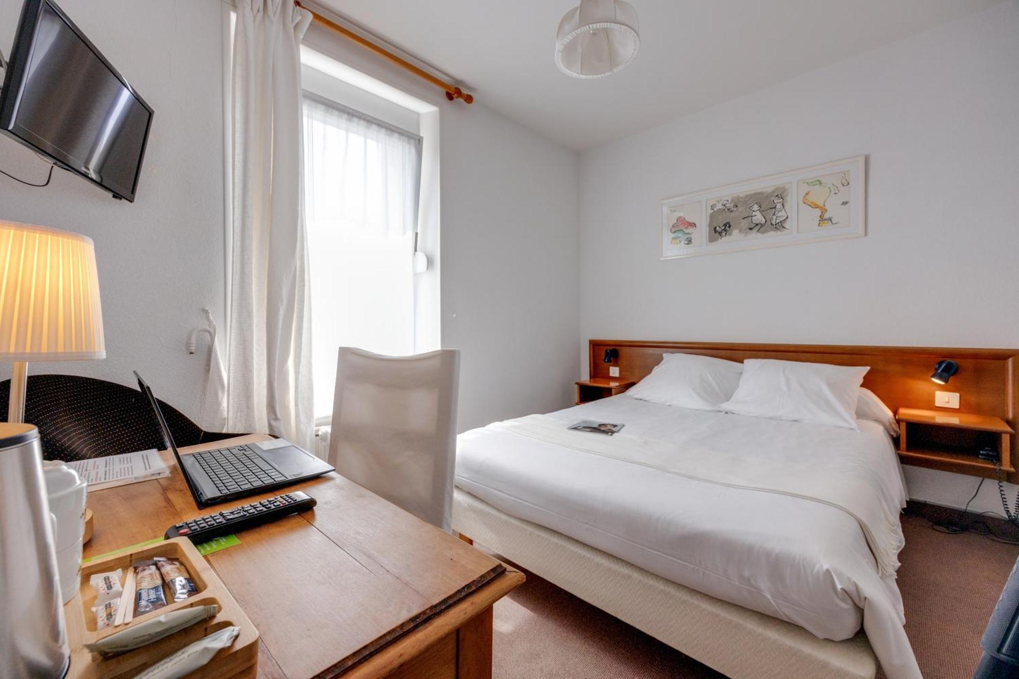 Bagnoles de l'Orne Normandie Brit Hotel Confort Bagnoles Normandie מראה חיצוני תמונה