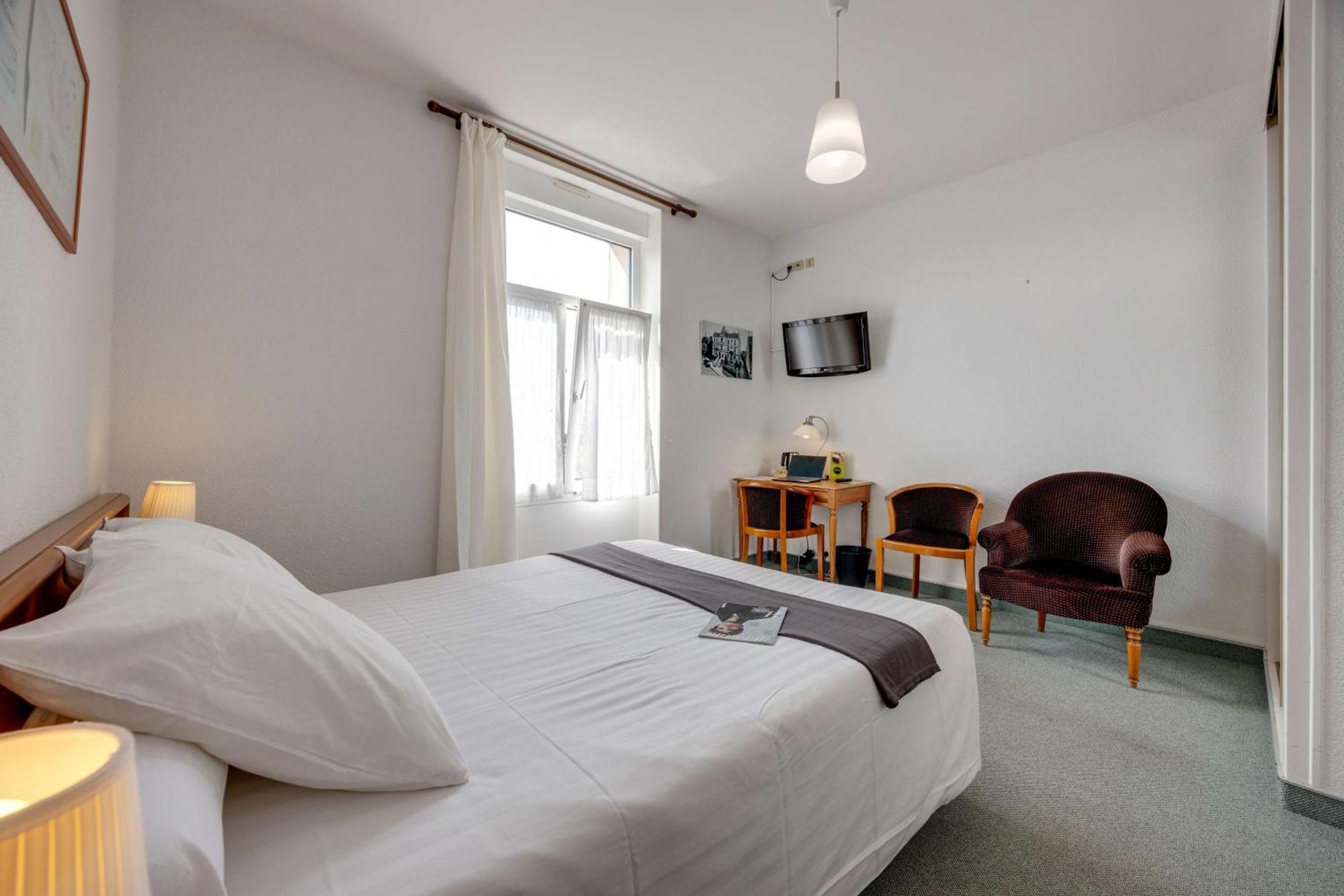 Bagnoles de l'Orne Normandie Brit Hotel Confort Bagnoles Normandie מראה חיצוני תמונה