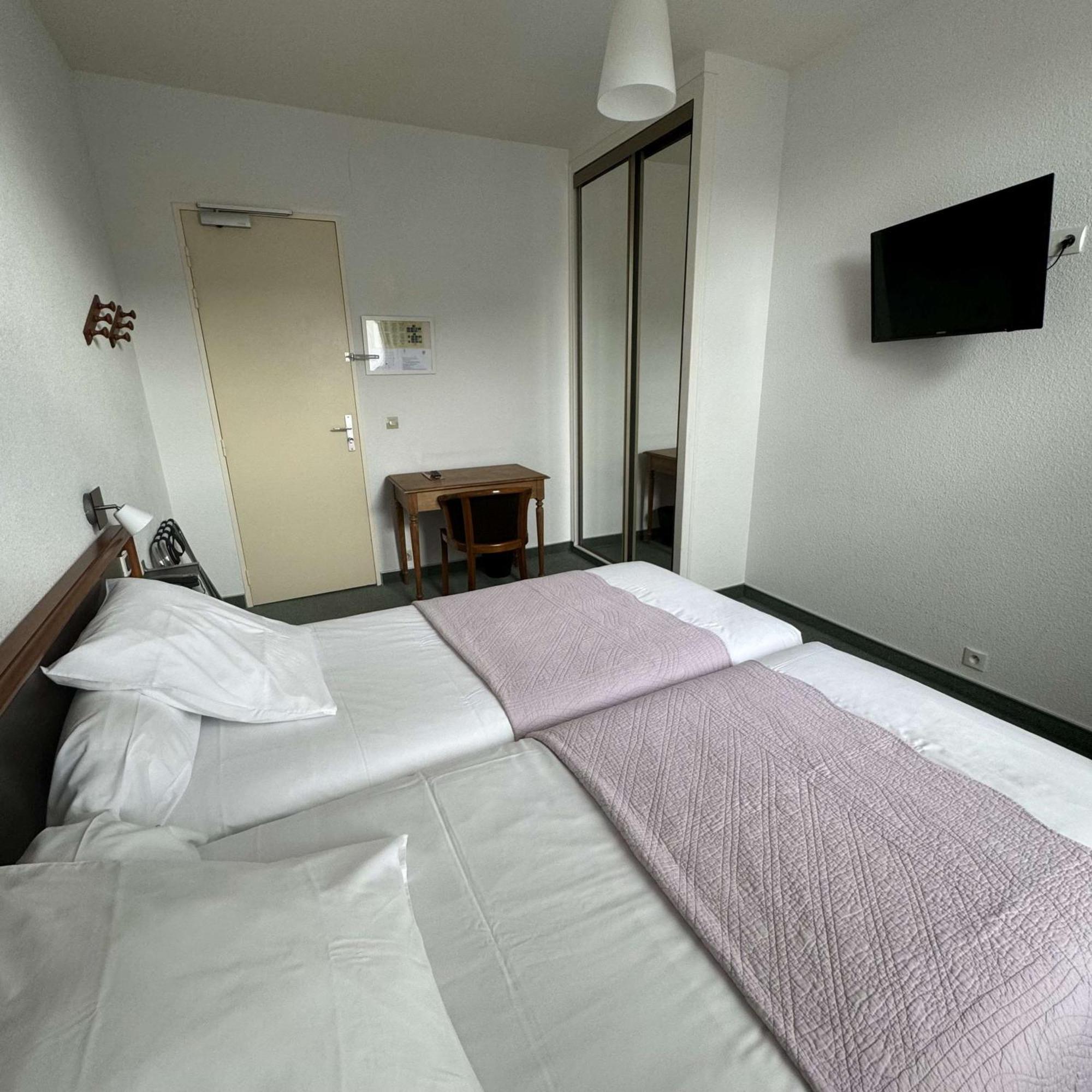 Bagnoles de l'Orne Normandie Brit Hotel Confort Bagnoles Normandie מראה חיצוני תמונה